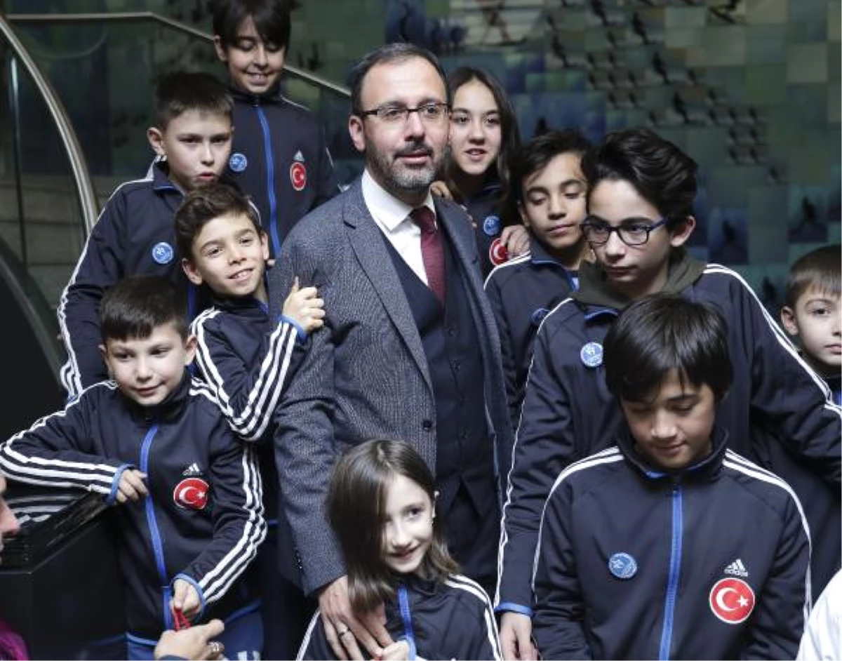 Gençlik ve Spor Bakanı Kasapoğlu: "2019\'u \'Gönüllülük Yılı\' İlan Ediyoruz"