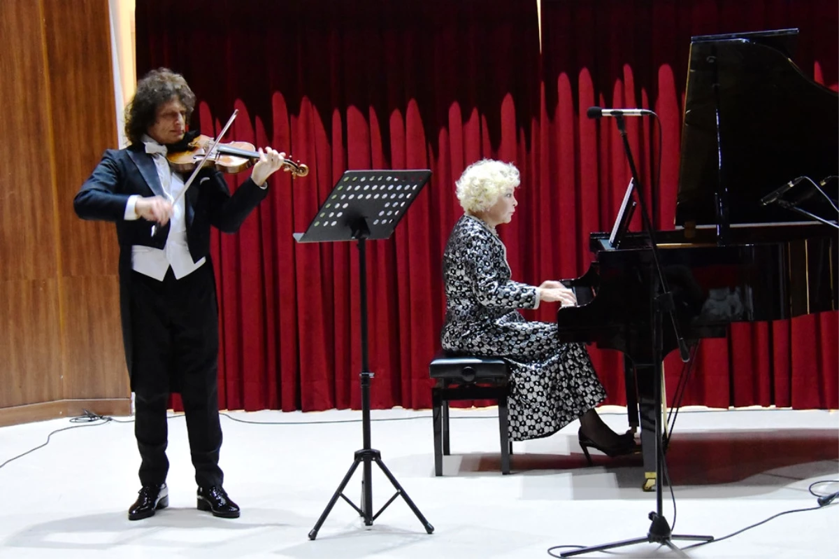 Gülsin Onay Piyano Günleri Muhteşem Bir Konserle Açılış Yaptı