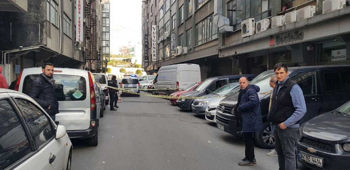 Güngören\'de Bir Adam Silahla Vurularak Gasp Edildi