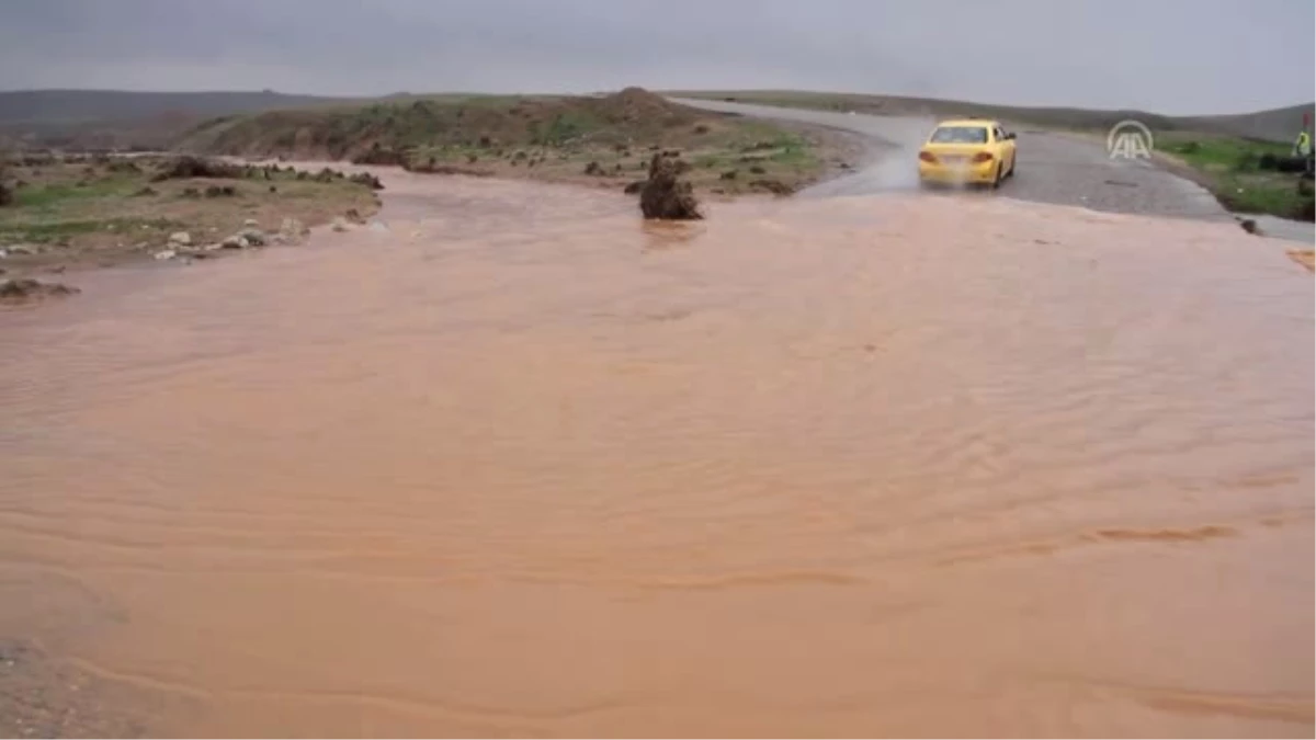 Irak\'ta Bir Köy Sel Sularının Altında Kaldı