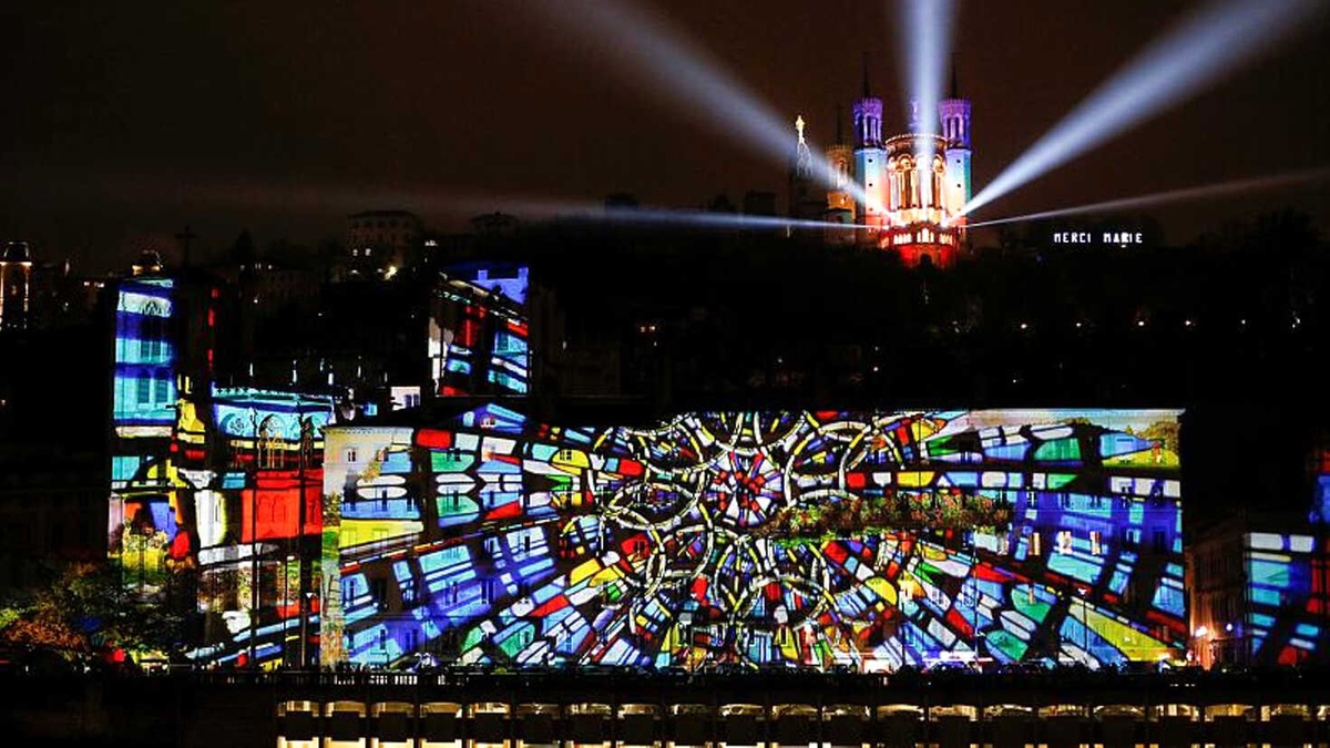 Işık Festivali Bu Sene de Aralık Ayında Lyon\'u Rengarenk Yaptı