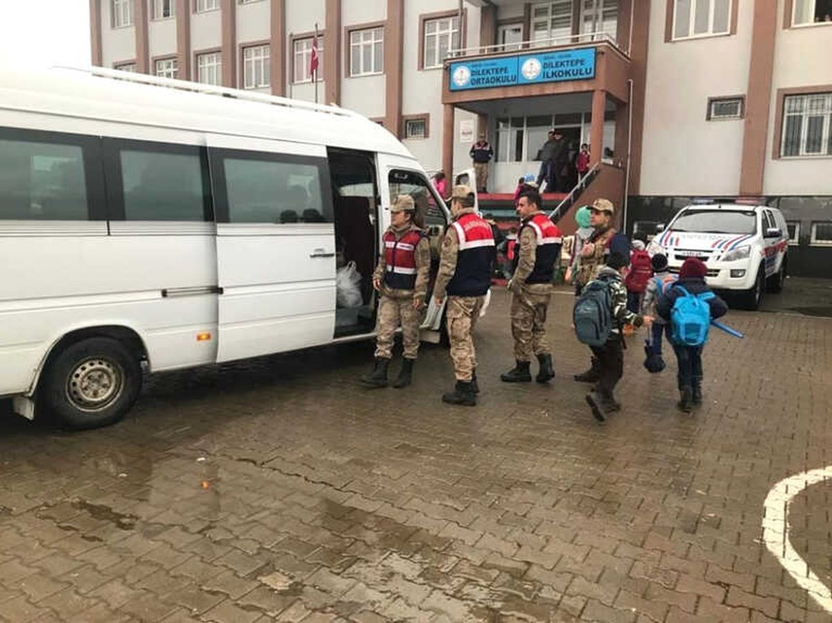Jandarmadan Okul Önlerinde Denetim