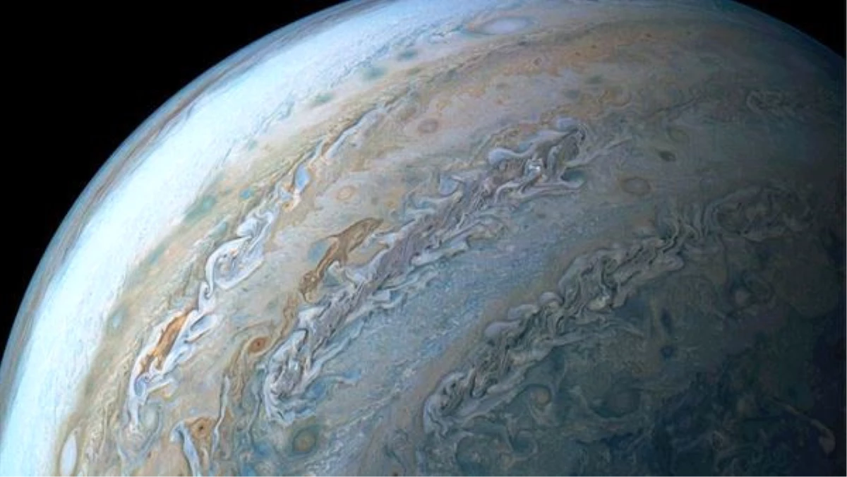 Juno Uzay Aracı, Jüpiter\'de \'Yunus Balığı\' Görüntüledi