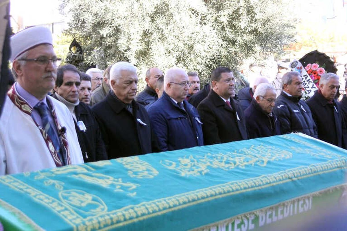 Karaöz Son Yolculuğa Uğurlandı