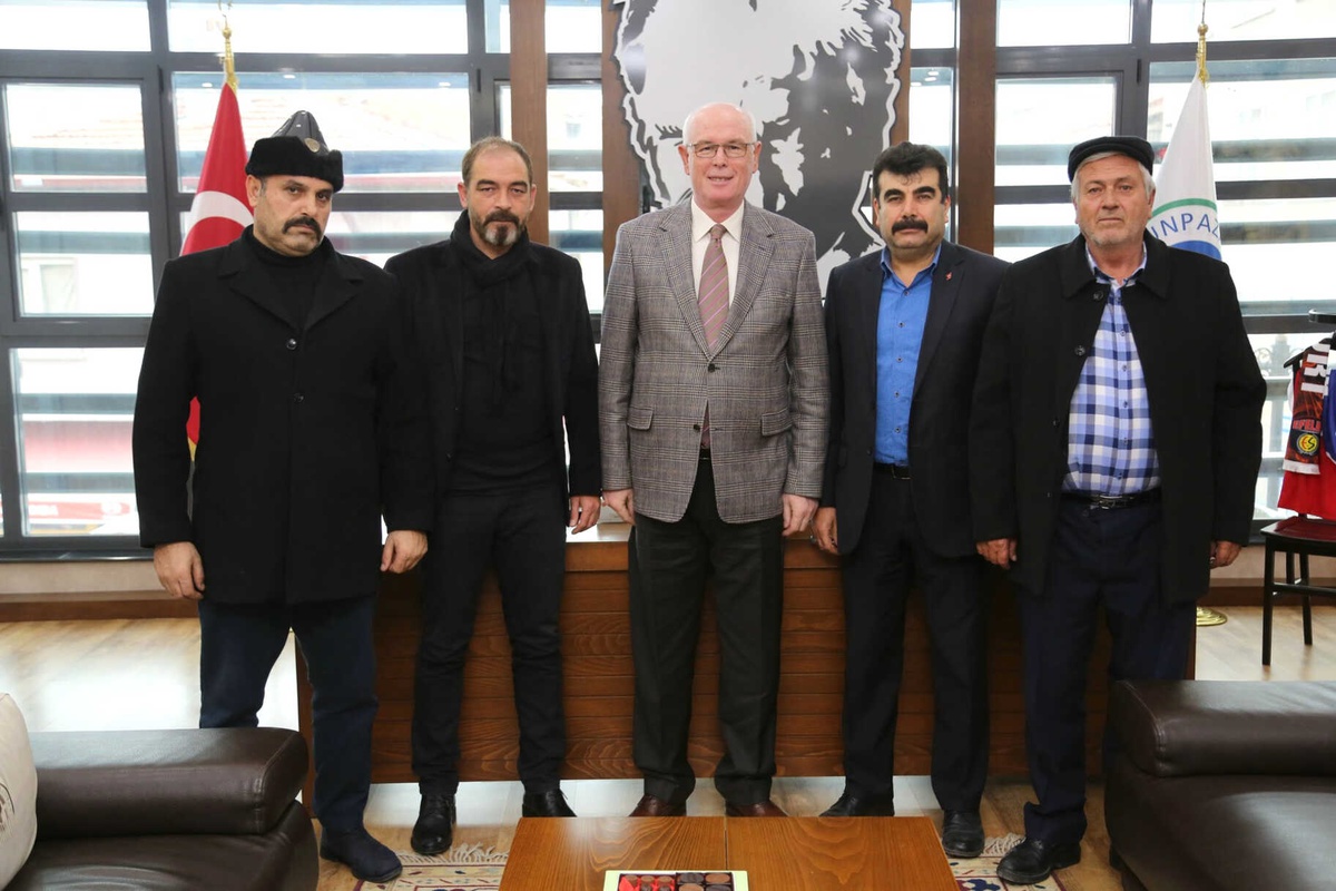 Kayı Boyu Derneği Kazım Kurt\'u Ziyaret Etti