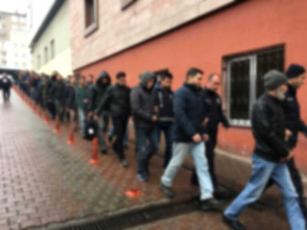 Kayseri\'de Fetö Operasyonu: 26 Gözaltı