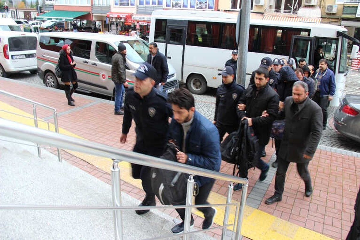 Kocaeli\'de Fetö/pdy Şüphelisi 8 Asker Adliyeye Sevk Edildi