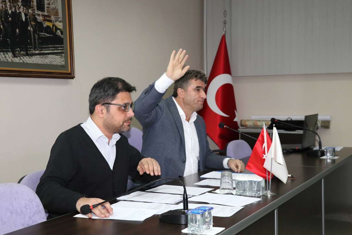 Kula Belediye Meclisi\'nden Şehit Fatih Yağcı\'ya Vefa