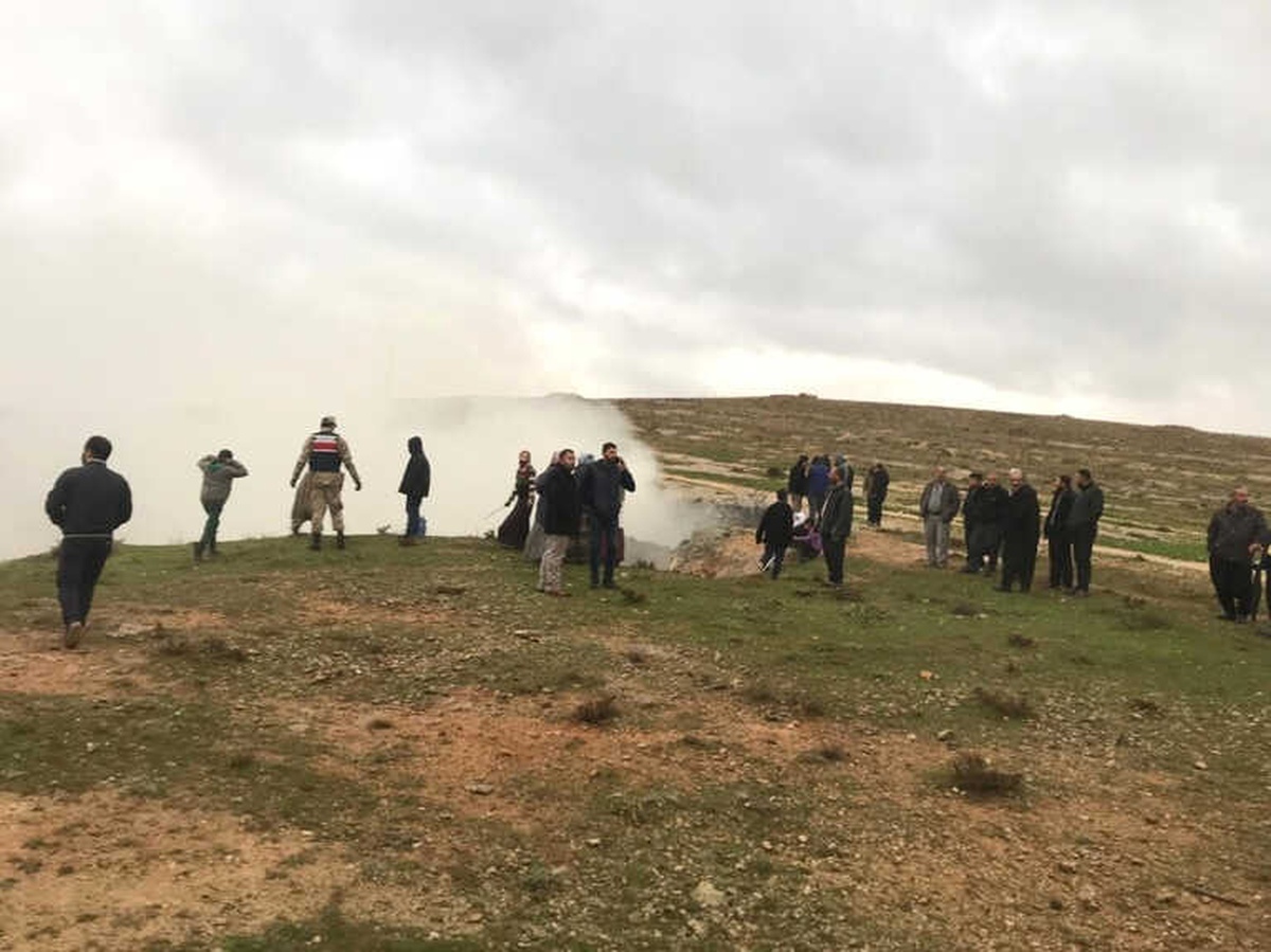Mağarada Çıkan Yangında Çoban Dumandan Etkilendi