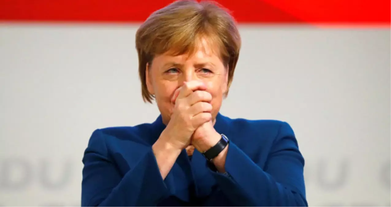 Merkel, Partisine Veda Ederken Gözyaşlarını Tutamadı