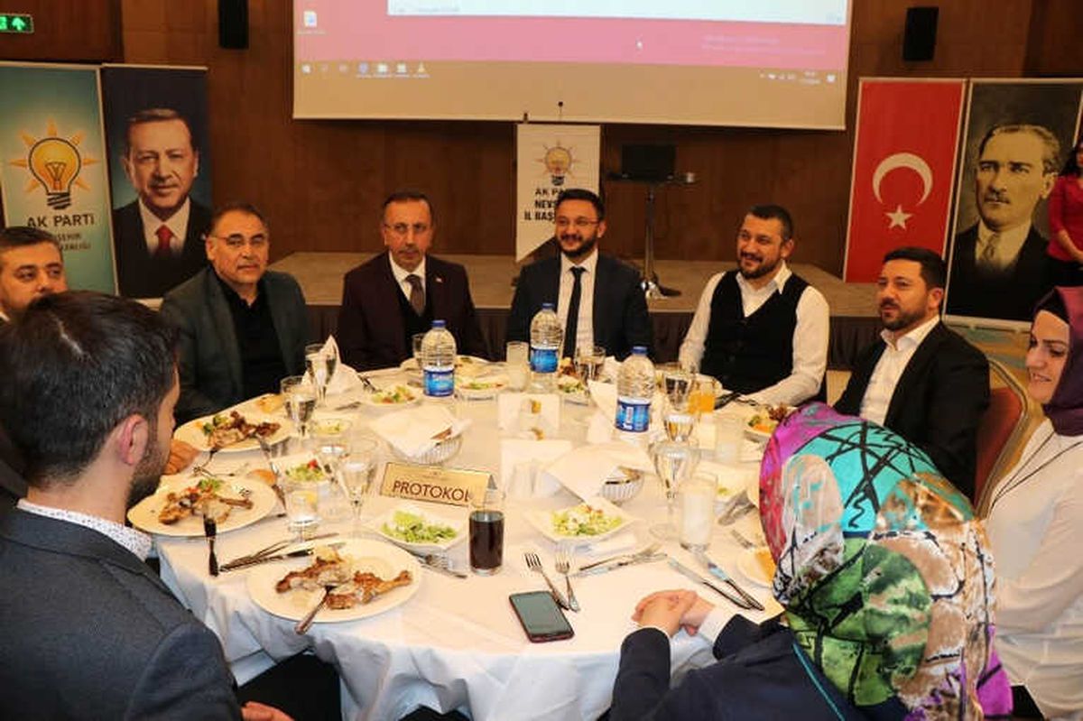 Nevşehir\'de AK Parti Aday Adayları İstişare Toplantısında Bir Araya Geldi