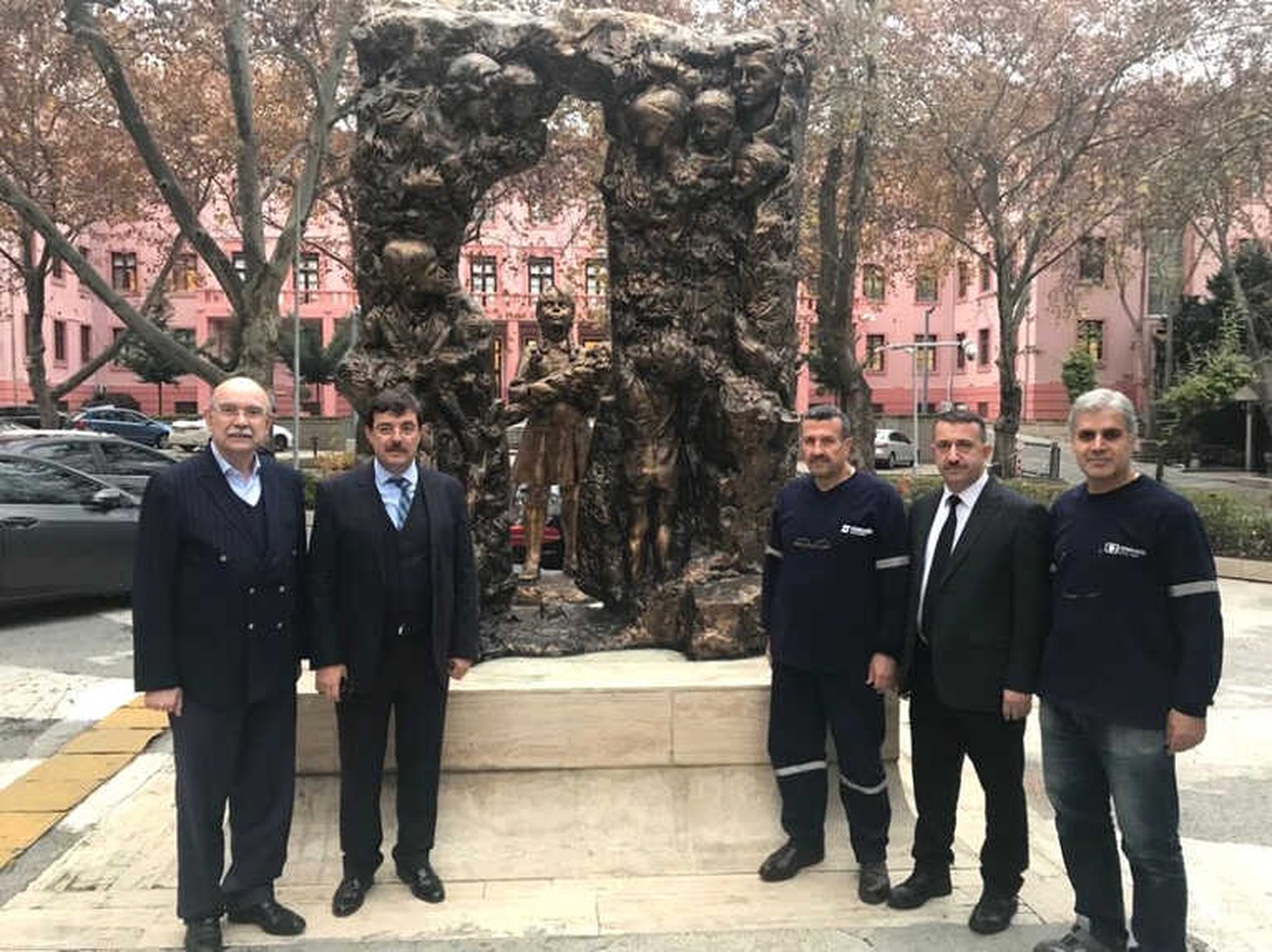 Öğretmenler Anıtı\'nın Bakımını Tophane Mtal Üstlendi
