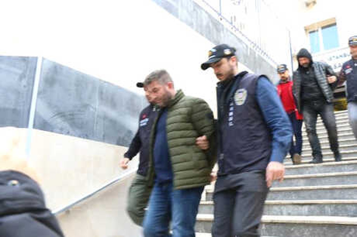Polislere \'Rüşvet\' Gözaltısı (1)