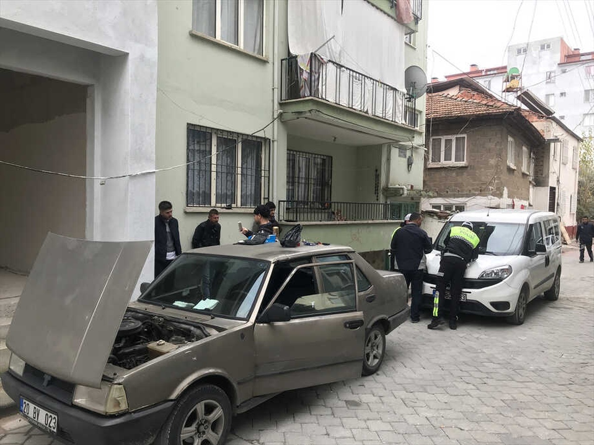 Polisten Kaçan Şüpheliler Çıkmaz Sokağa Girince Yakalandı