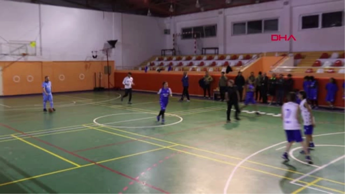 Siirt Vali Atik, Öğrencilerle Basketbol Oynadı