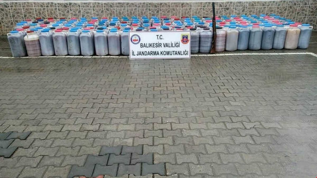Sındırgı\'da Kaçak İçki Operasyonu