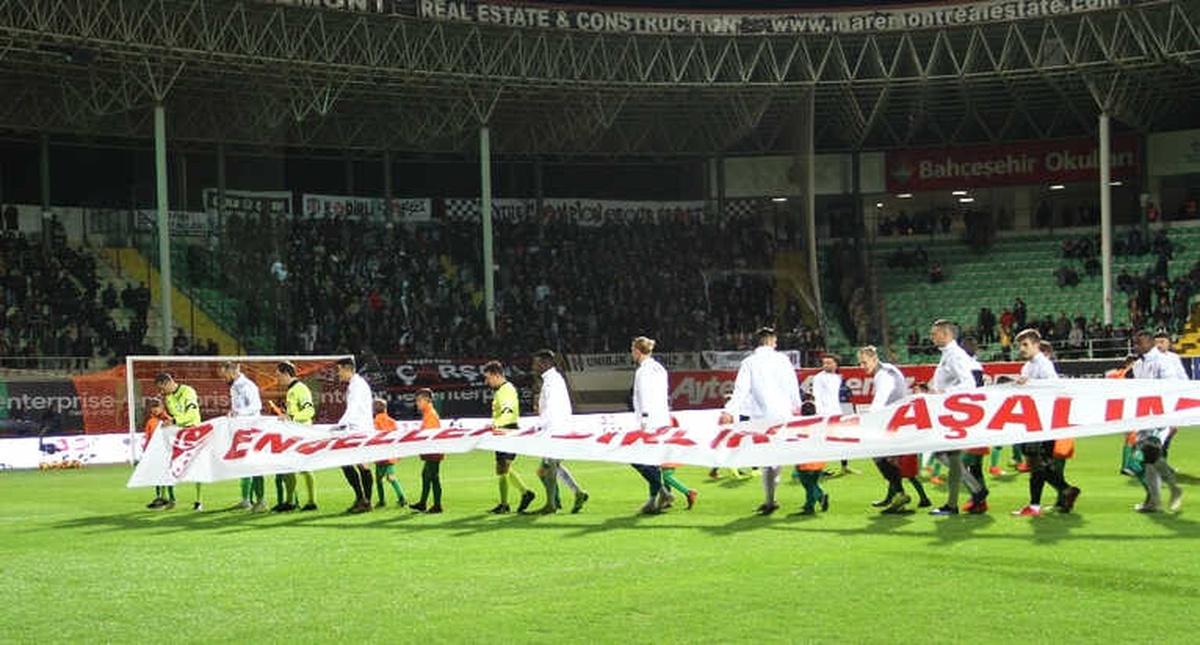 Spor Toto Süper Lig: Aytemiz Alanyaspor: 0 Beşiktaş: 0 (Maç Devam Ediyor )