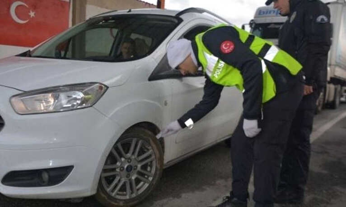 Tatvan\'da Kış Lastiği Uygulaması Yapıldı
