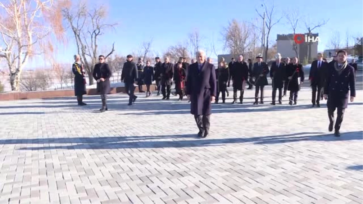 TBMM Başkanı Yıldırım\'dan Cengiz Aytmatov\'un Kabrine Ziyaret- Yıldırım: "Halkın Gücü Tankın Gücünü...