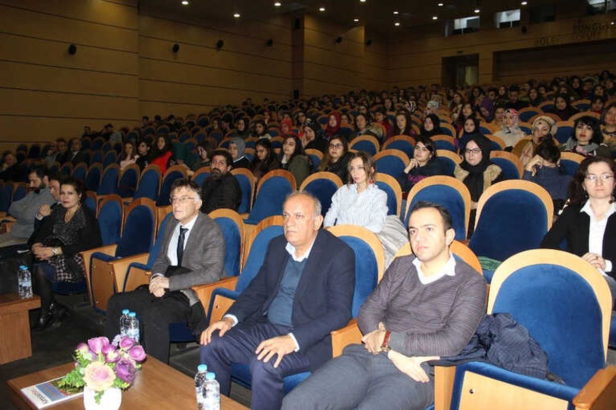 Teknoloji ve Sosyal Medya Bağımlılığı Paneli