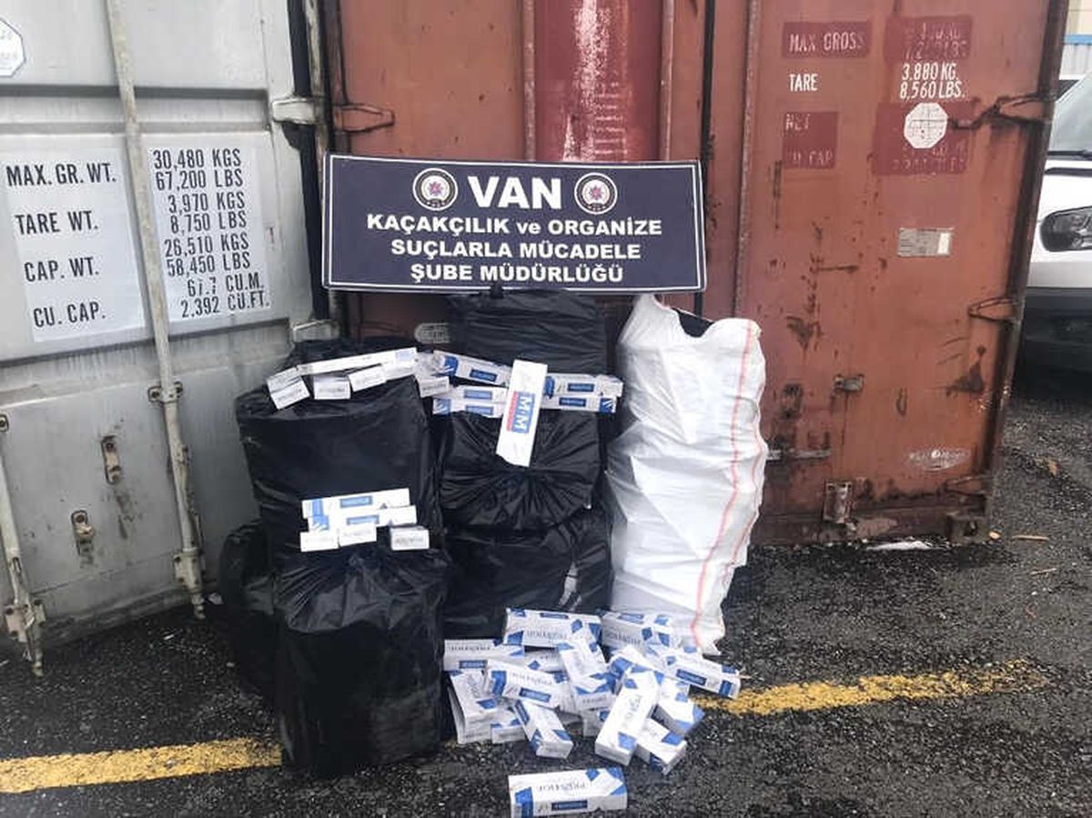 Van\'da 20 Bin 120 Paket Kaçak Sigara Ele Geçirildi