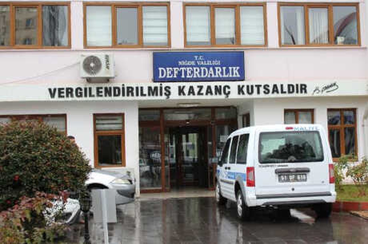 Vergi Dairesinde \'Rüşvet\' Alan Memur Adliyeye Sevk Edildi