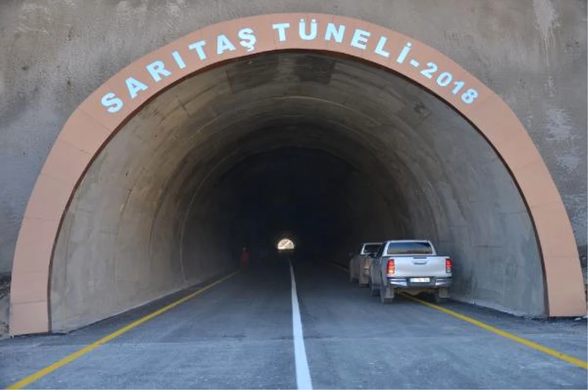 Yüksekova\'da Baraj Altında Kalacak 5 Köy İçin Yeni Yol ve Tünelde Sona Gelindi