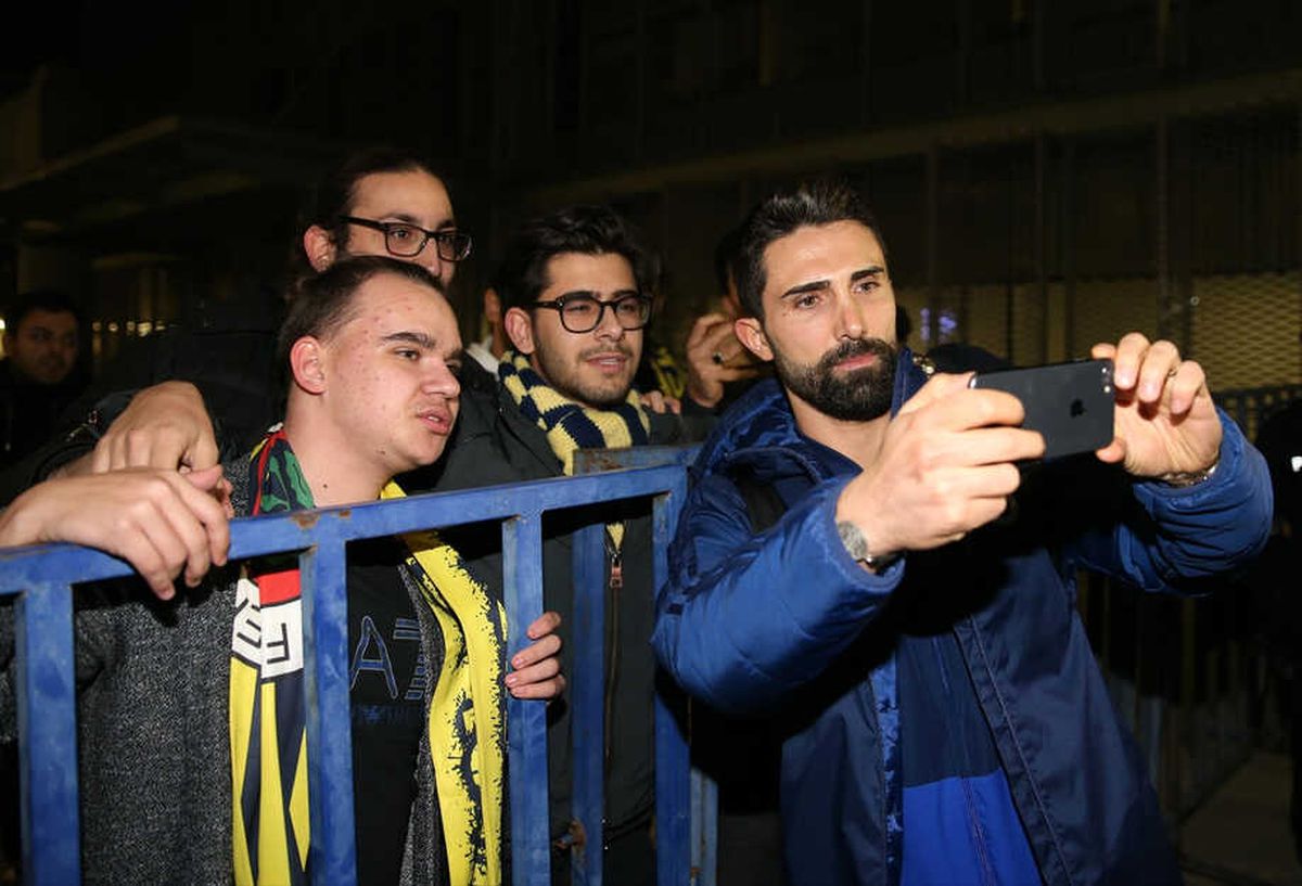Fenerbahçe Kafilesi İzmir\'de