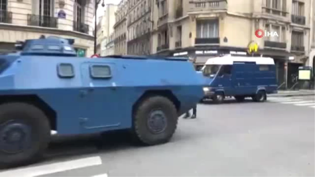 Fransa\'da Zırhlı Araçlar İlk Defa Sokağa İndi