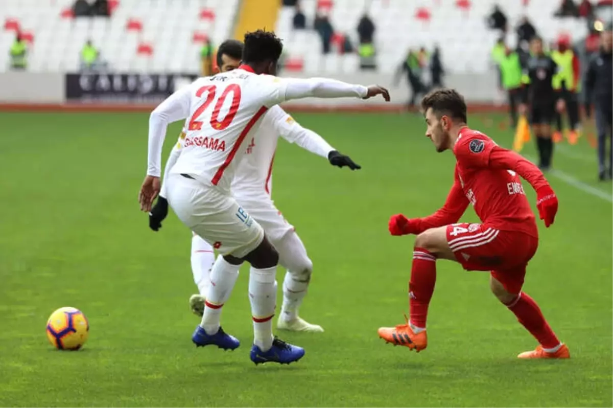 İlk Yarıda Gol Sesi Çıkmadı