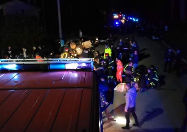 İtalya'da Gece Kulübünde Biber Gazı Şişesi Alev Alınca İzdiham Çıktı: 6 Ölü, 100'den Fazla Yaralı