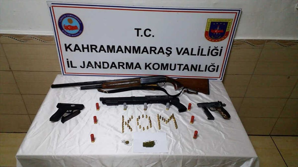 Kahramanmaraş\'ta İş Yerinde Ruhsatsız Silah Ele Geçirildi
