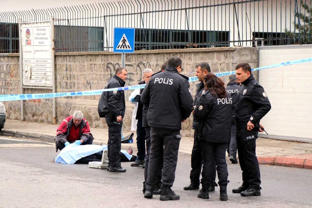 Kayseri\'de Sokak Ortasında Kadın Cinayeti