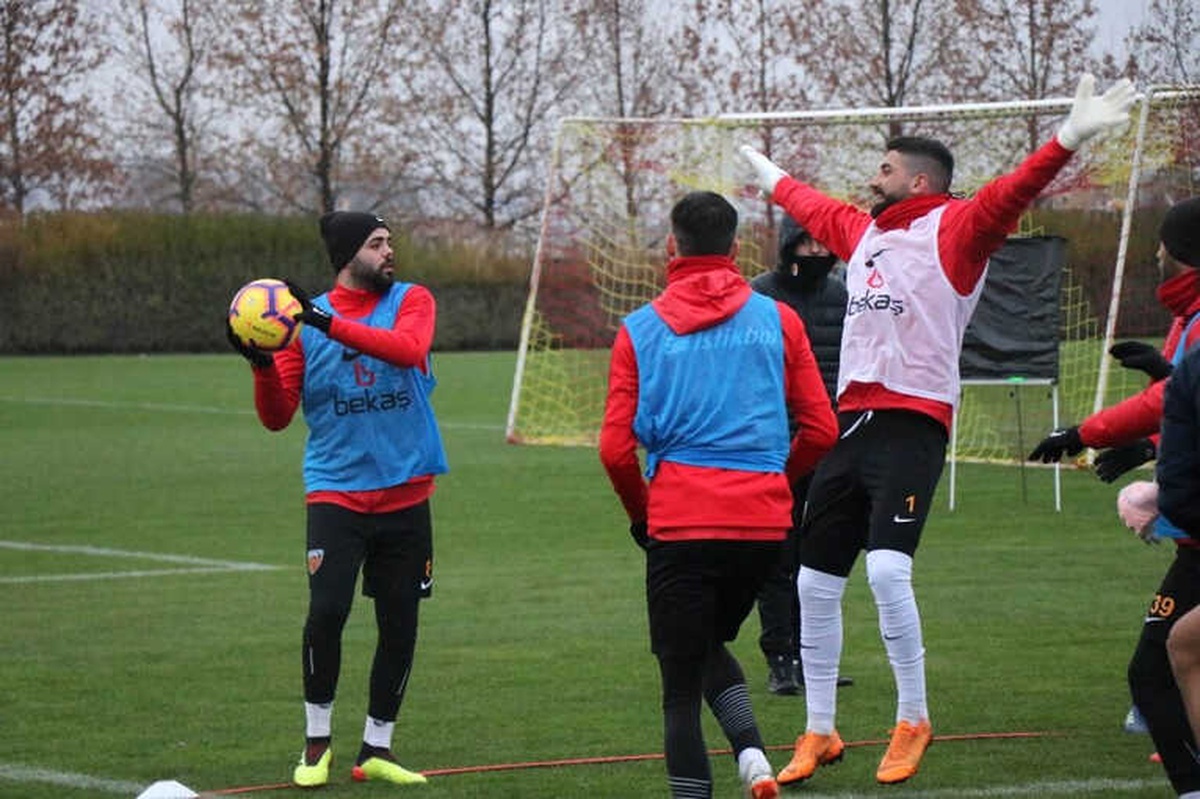 Kayserispor\'da Kasımpaşa Mesaisi Sürüyor