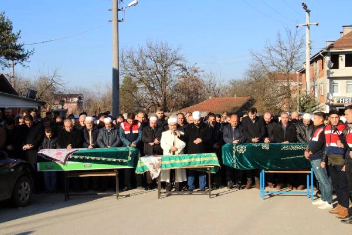 Kazada Ölen Dede ve Torunları Naile ile Betül Toprağa Verildi