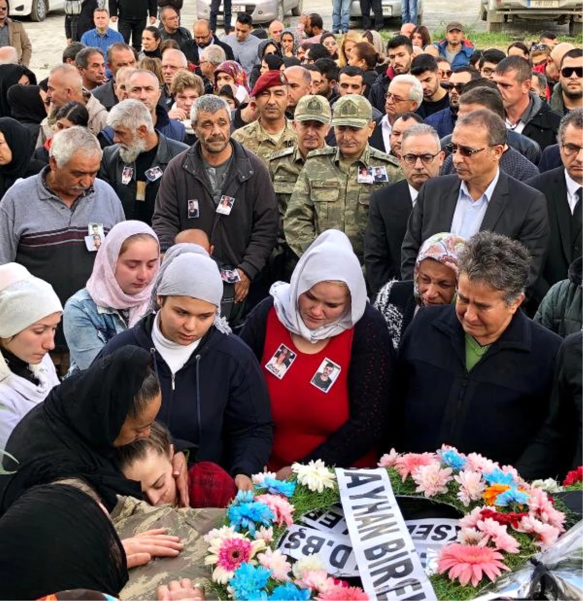 KKTC\'de Sel Felaketinde Ölen Nişanlı Gençler Son Yolculuklarına Uğurlandı