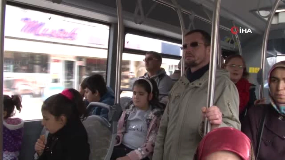 Konya\'da Görme Engelliler Otobüslerde İnecekleri Durakları Duyacak