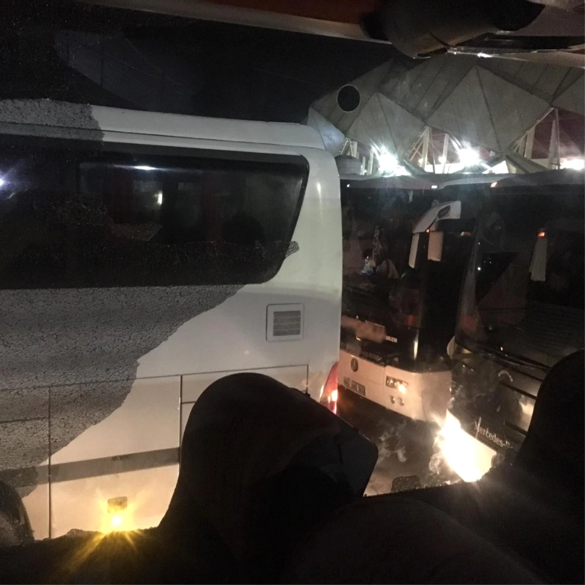 Konyaspor Taraftarını Taşıyan Otobüslere Saldırı