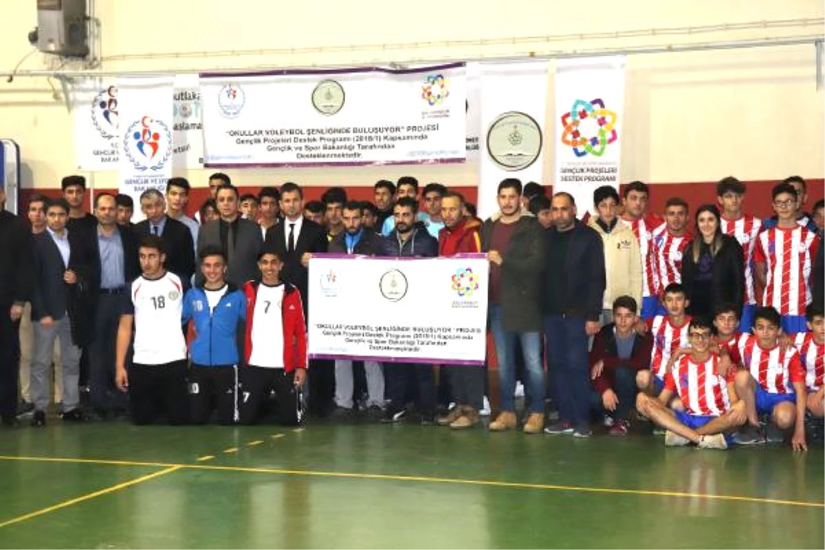 Midyat\'ın Köylerindeki Öğrenciler de Spor Yapacak