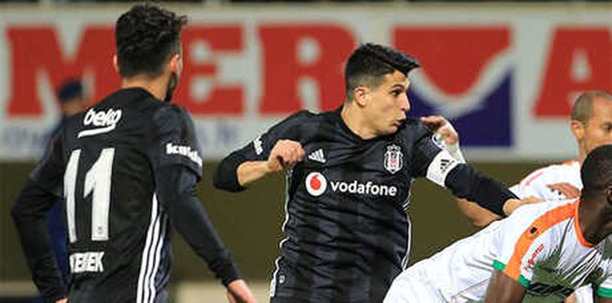 Necip Uysal\'dan Kritik Hamleler