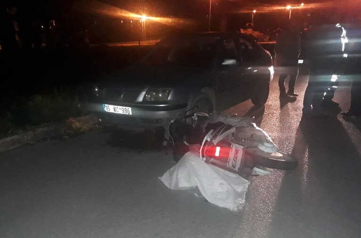 Otomobilin Çarptığı Elektrikli Bisiklet Sürücüsü Yaralandı