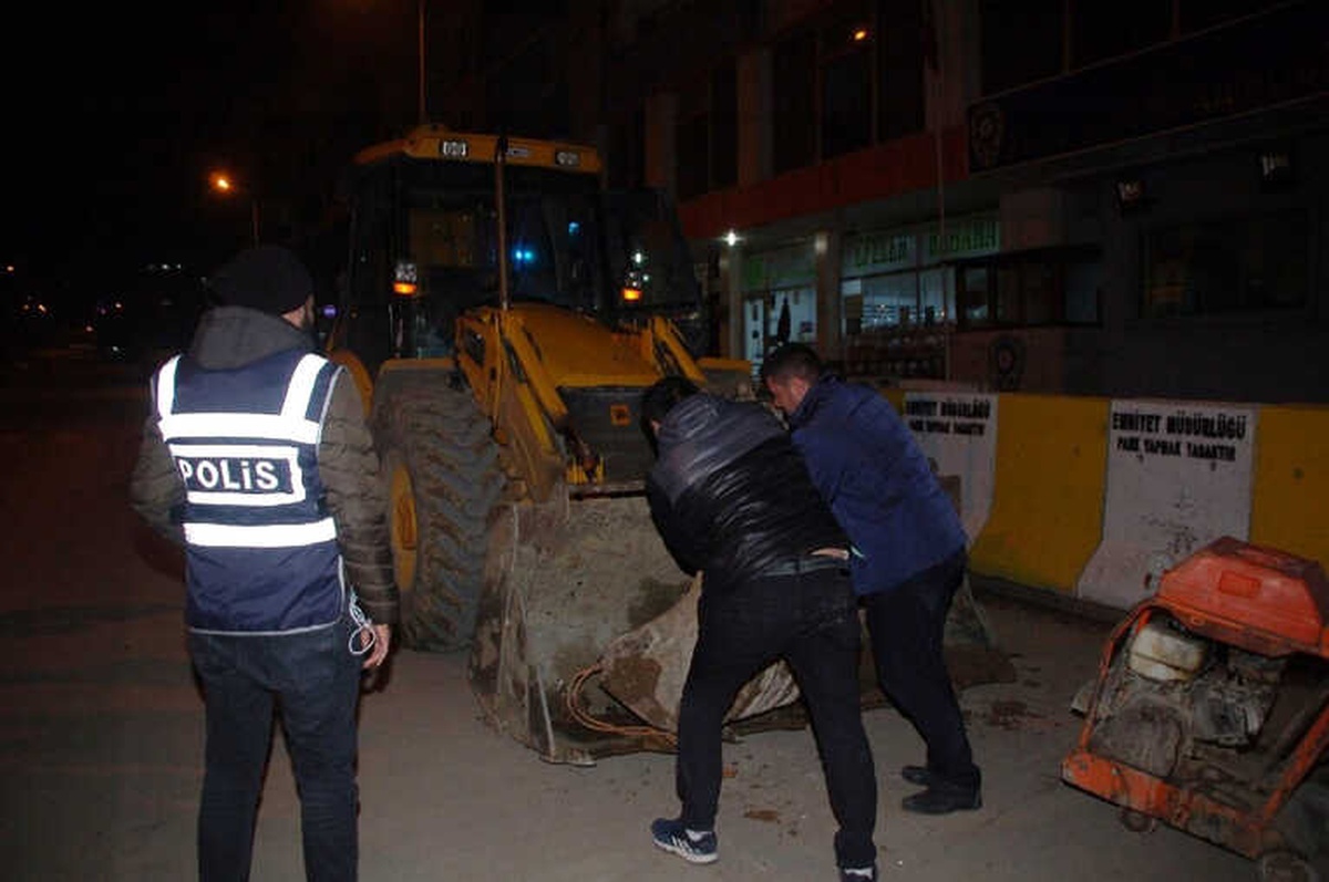 Polis, Çalıntı Kepçeyi İz Sürerek Ele Geçirdi