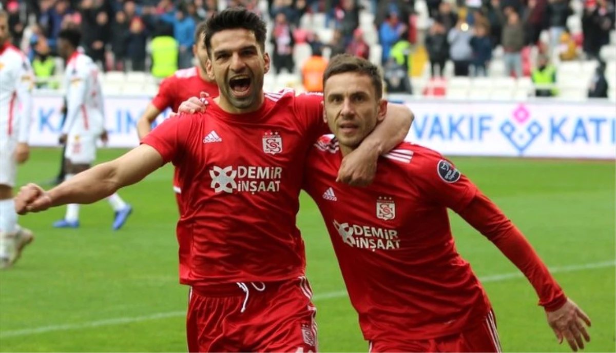 Sahasında Göztepe\'yi Konuk Eden Sivasspor, Rakibini 2-0 ile Geçti