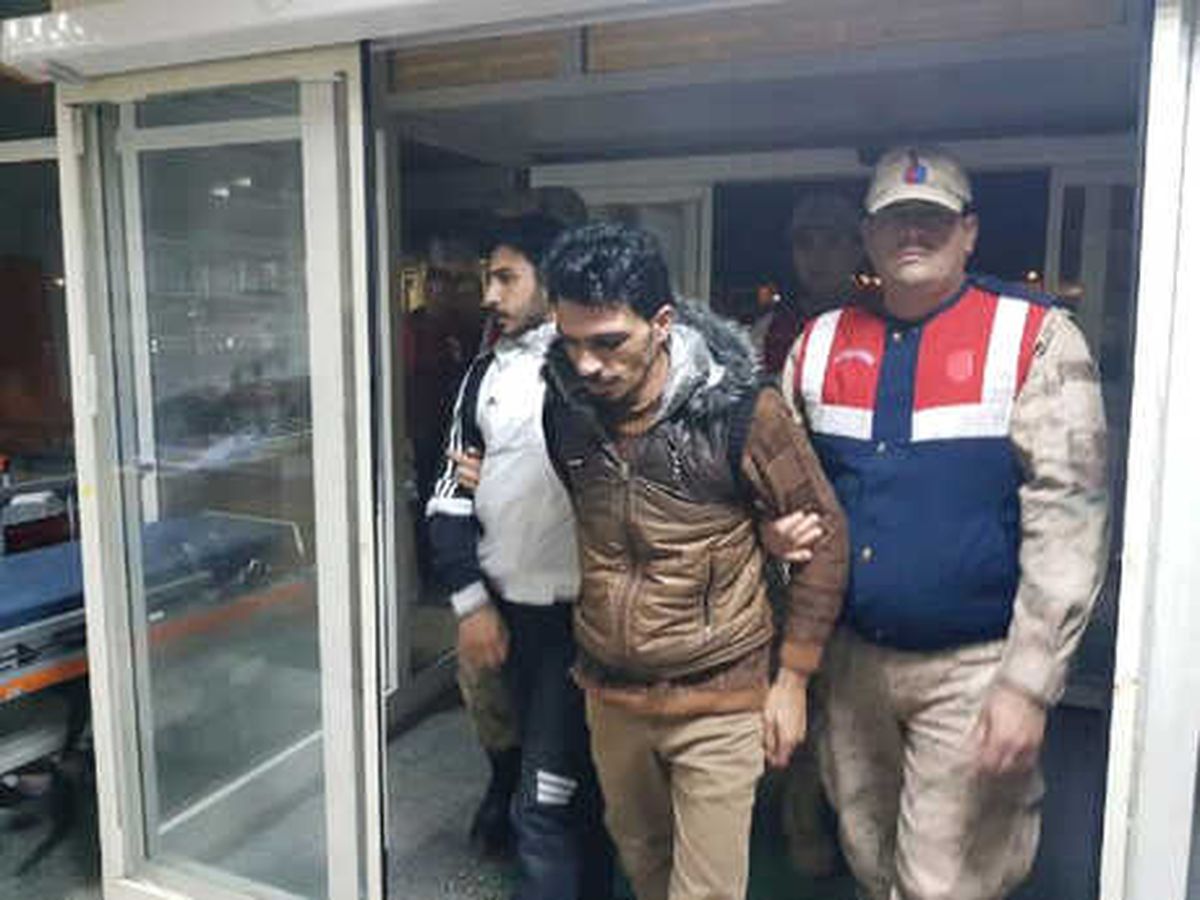 Şanlıurfa\'da Durdurulan Otomobilde Uyuşturucu Hap Ele Geçirildi: 2 Tutuklama
