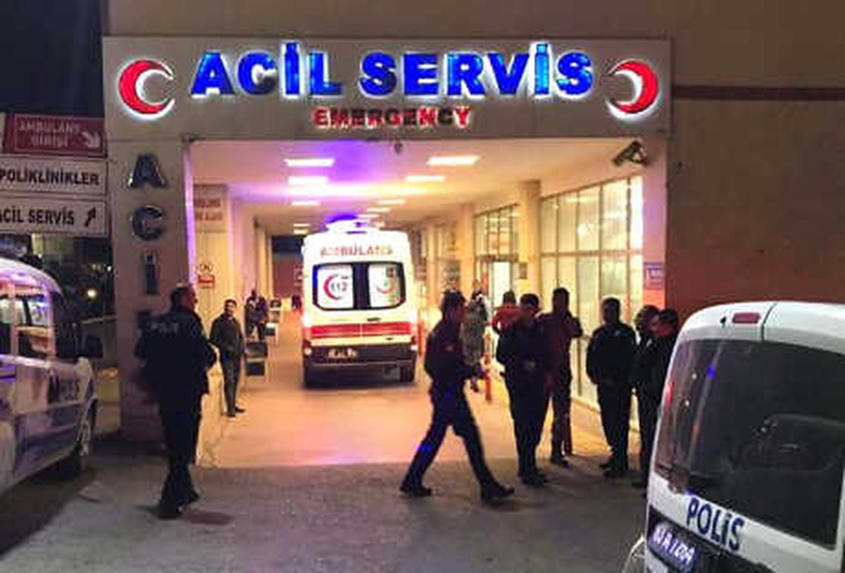 Şanlıurfa\'da Otomobil Şarampole Devrildi: 1 Ölü, 4 Yaralı