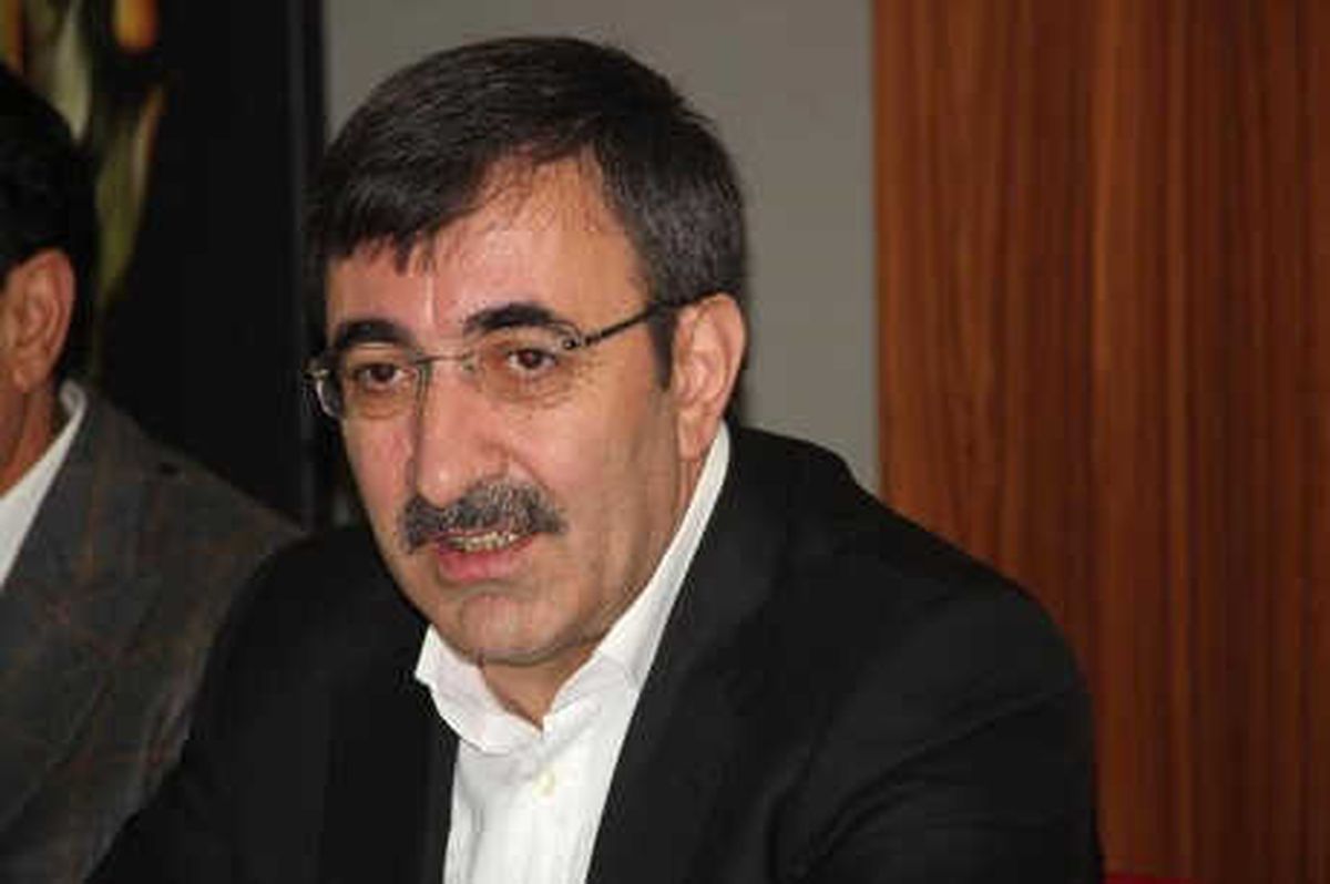 AK Parti\'li Yılmaz: Türkiye, Dış Dünyada Hak Etmediği Algıyla Karşı Karşıya