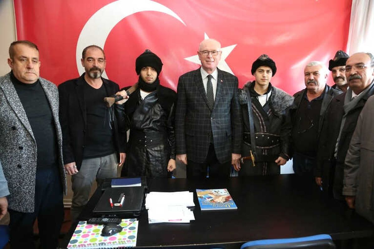 Başkan Kazım Kurt Kayı Boyu Derneği\'nde