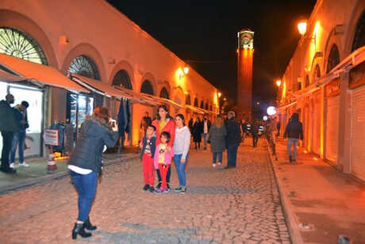 Festival İptal Edilince, Hatıra Fotoğrafı Çekildiler