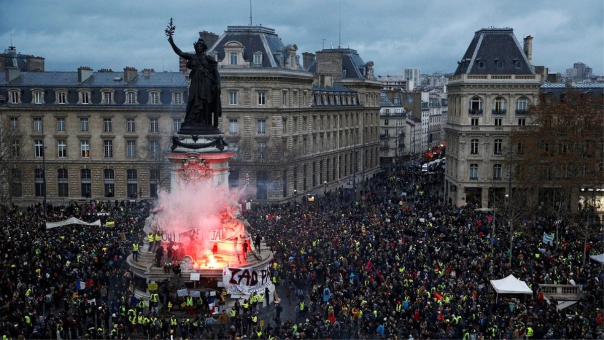 Sarı Yelekliler Eylemleri: Çatışmaların Ardından Fransa Başbakanı\'ndan \'Birlik\' Mesajı