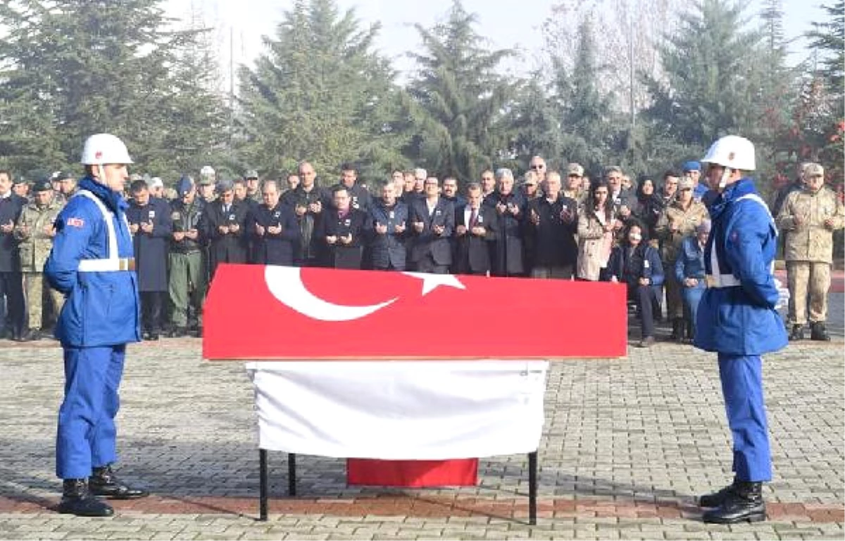 Kazada Ölen Astsubayın Cenazesi Memleketine Uğurlandı